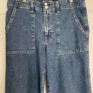 GAP Women's Blue Cropped Ankle Jeans
